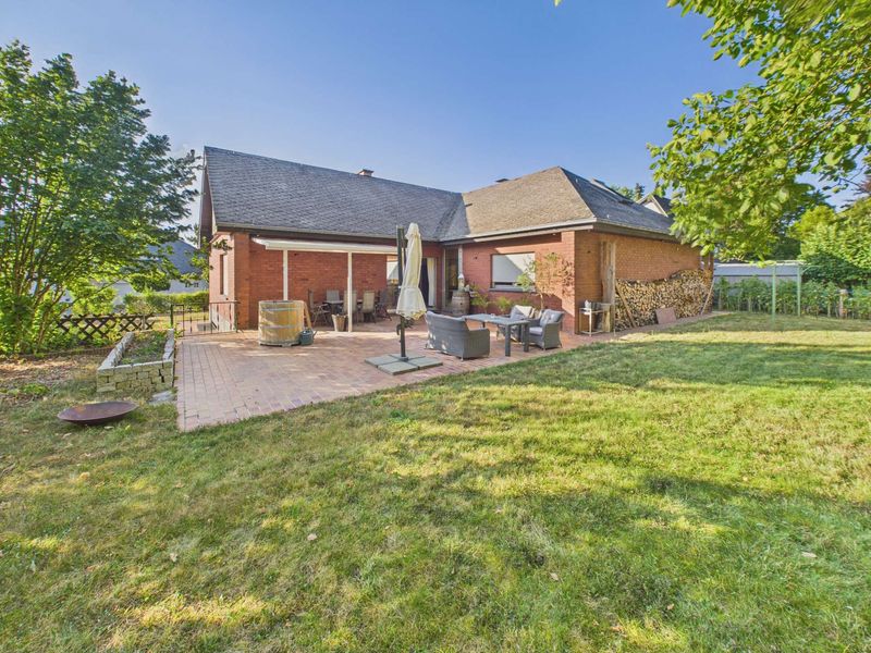 Begehrte Lage in Bitburg-Stahl! Wohnhaus mit viel Potenzial und großem Grundstück zu verkaufen!
